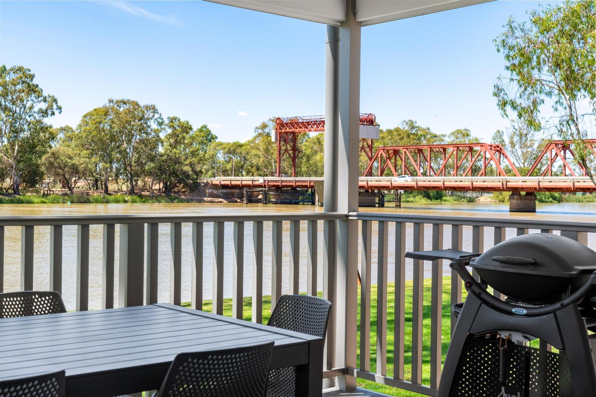 Riverbend Caravan Park Renmark Buitenkant foto