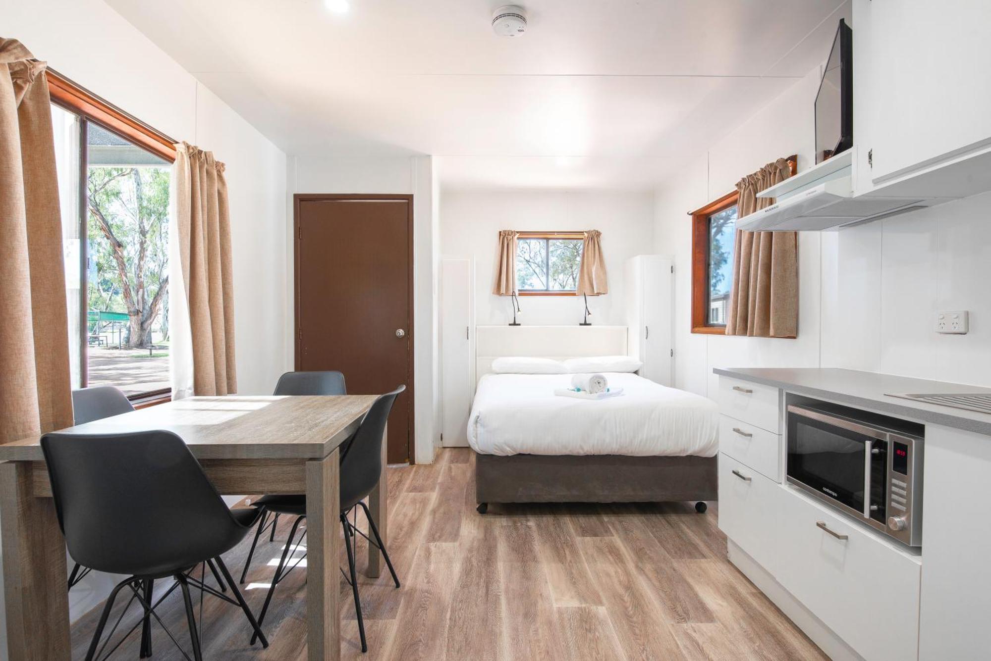 Riverbend Caravan Park Renmark Buitenkant foto