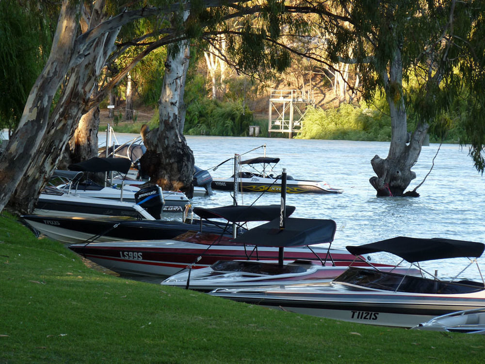Riverbend Caravan Park Renmark Buitenkant foto