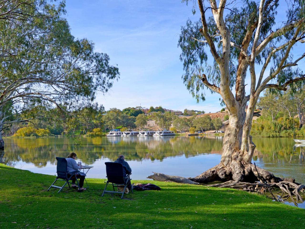Riverbend Caravan Park Renmark Buitenkant foto